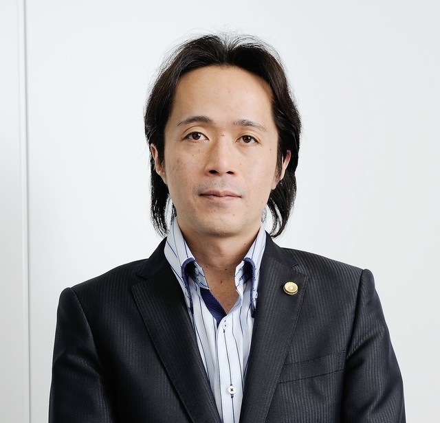 名古屋駅の弁護士片山木歩.jpg