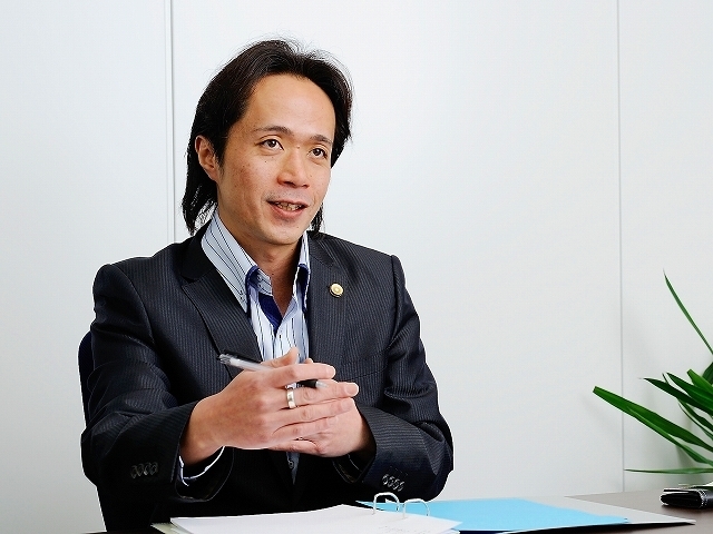 弁護士片山木歩